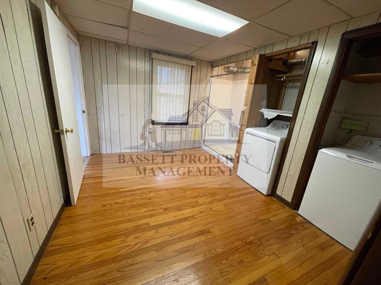 1952 Middletown Avenue - Photo 3 of 26