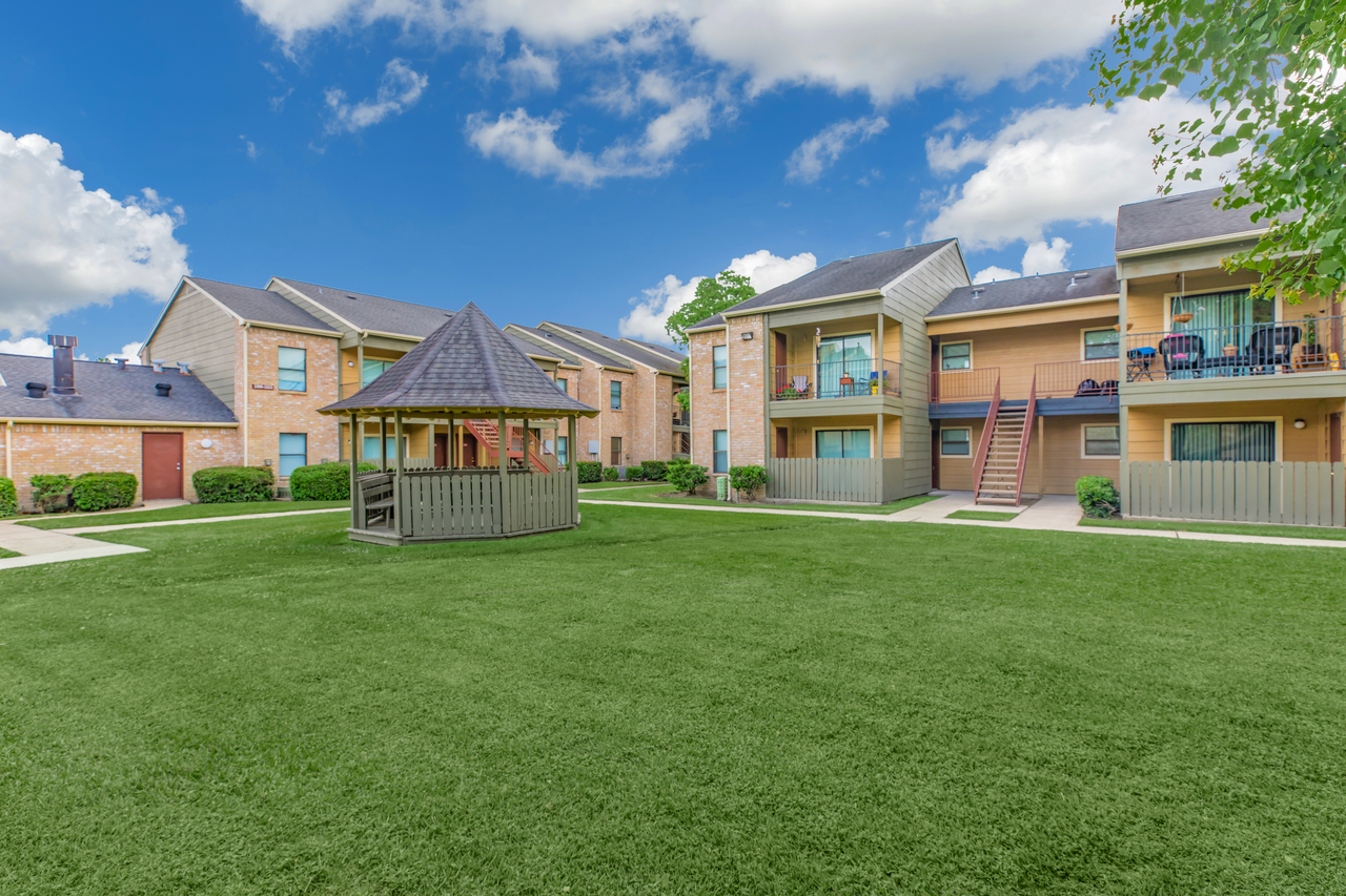 The Park at Winslow - Photo 2 of 15