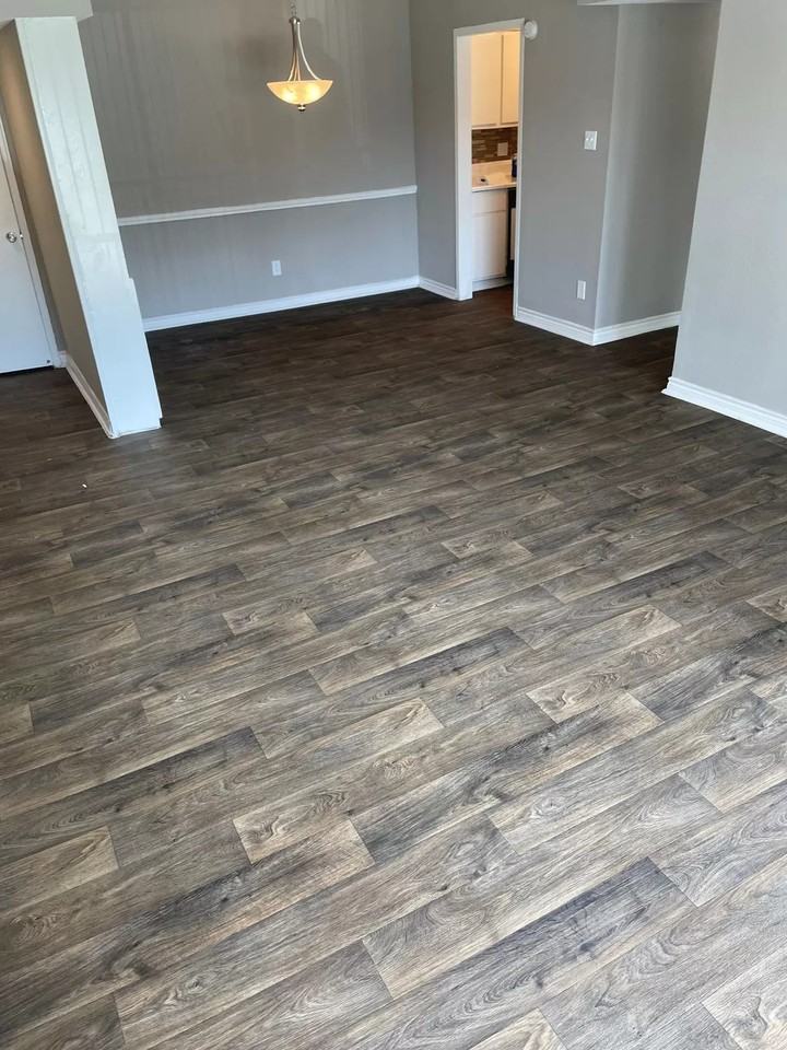 Bateswood Manor - Photo 4 of 29