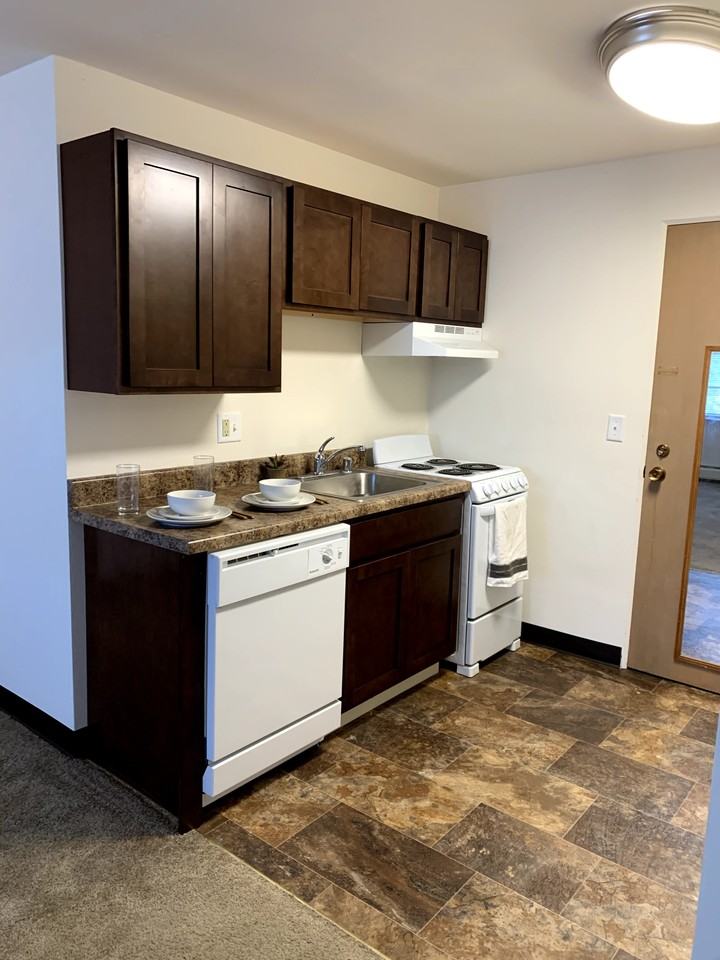 502 E Main St - Photo 7 of 15