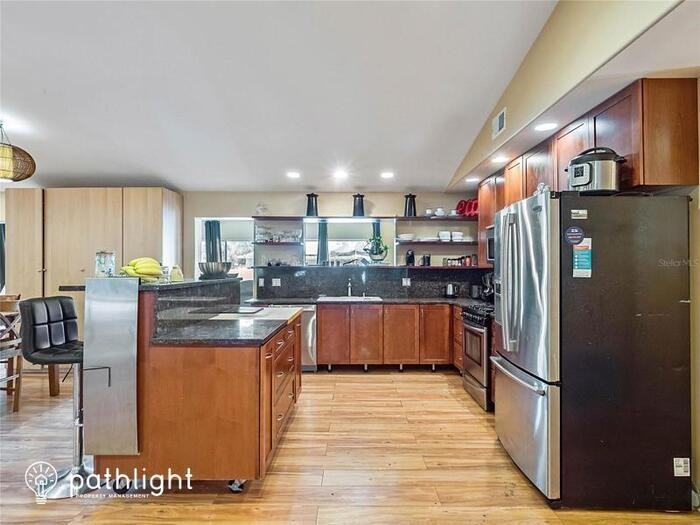 622 Lakespur Ln - Photo 2 of 28