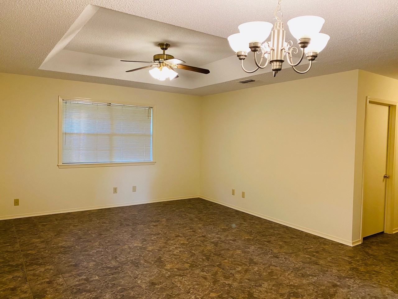 118 Bonita St #B - Photo 3 of 9