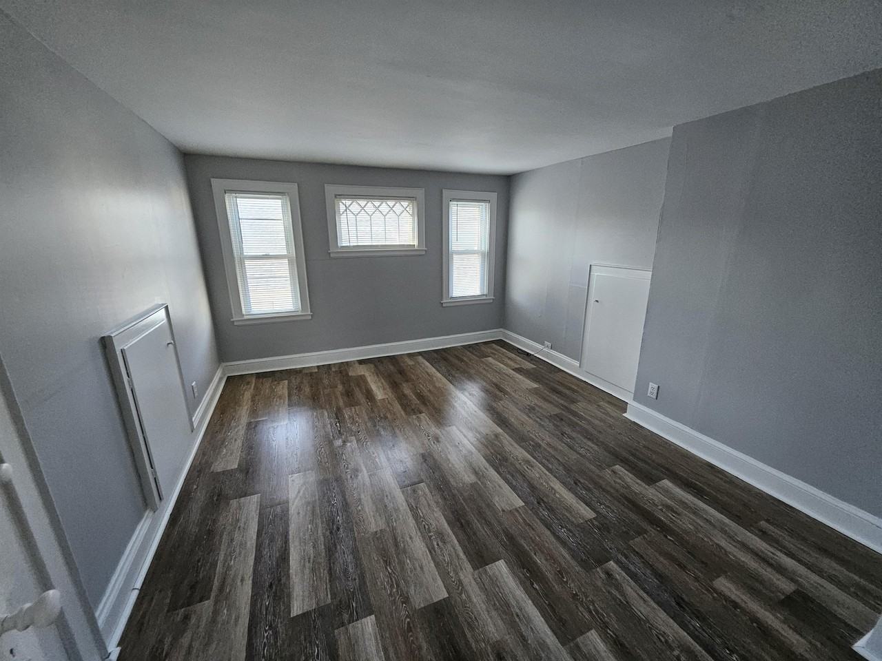 28 Center St 3rd Fl #3rdFL - Photo 5 of 7