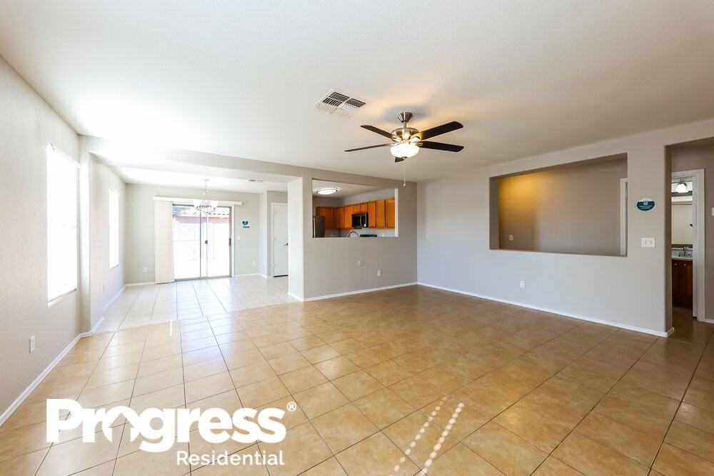 15628 W Caribbean Ln - Photo 3 of 16