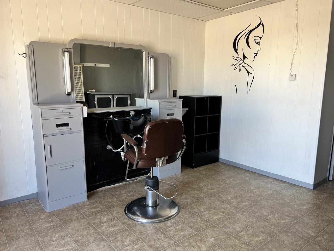 325 S Front St #1 - Photo 2 of 4