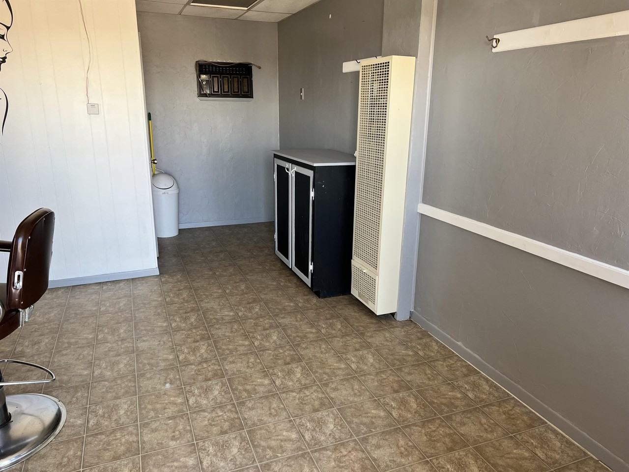 325 S Front St #1 - Photo 3 of 4