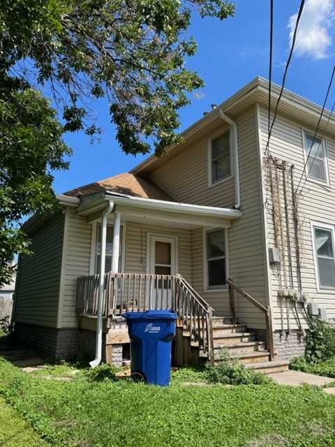 828 Avenue A - 2 #B - Photo 2 of 10