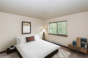 featured image of 21056 Viking Ave Nw
