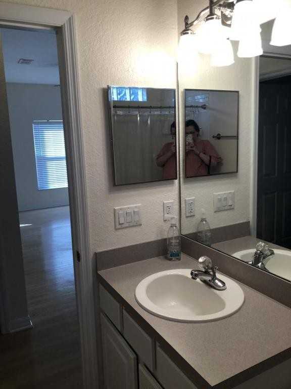 611 E Charles St - Photo 2 of 12