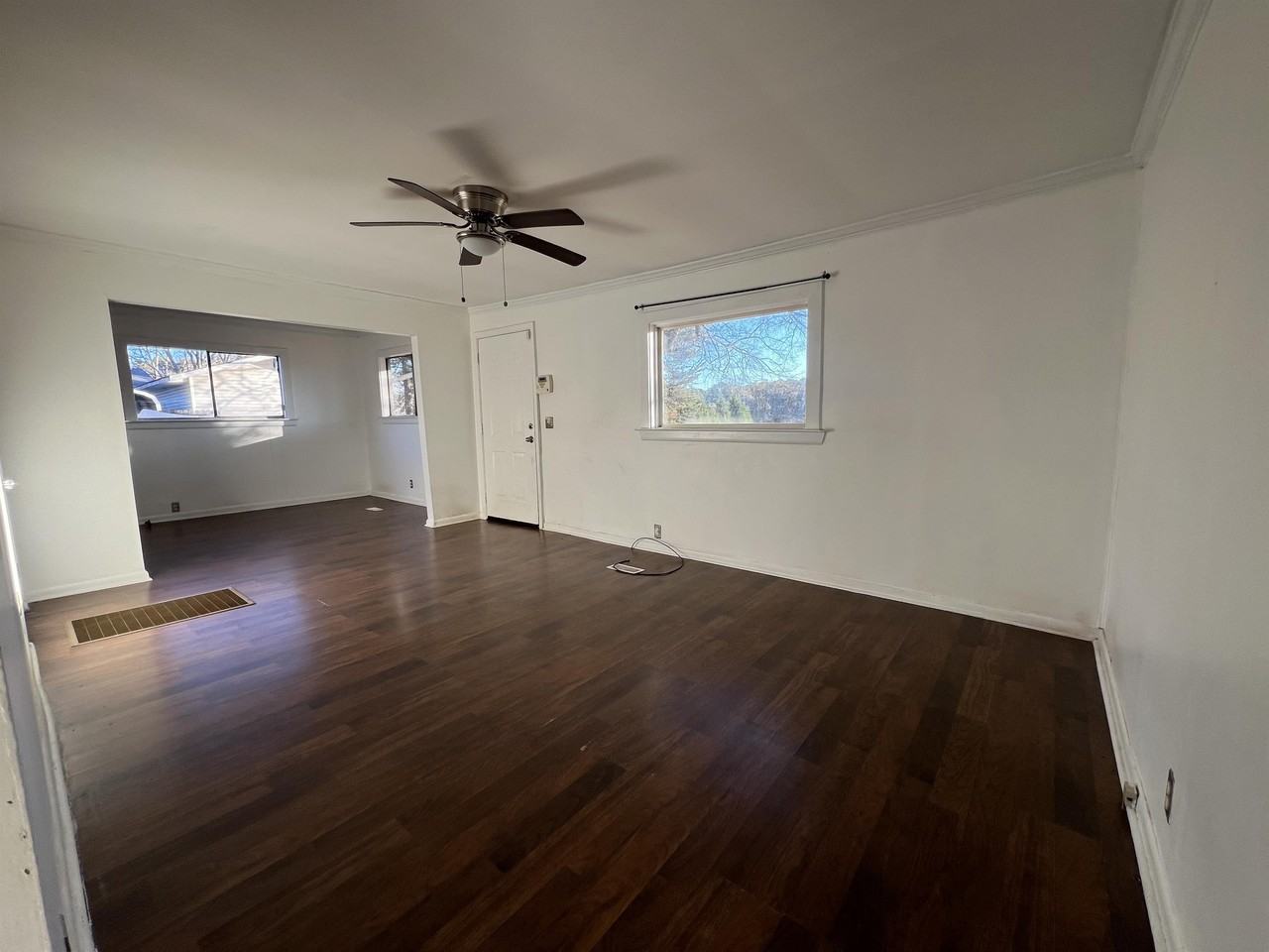 1107 Probasco St N - Photo 3 of 21