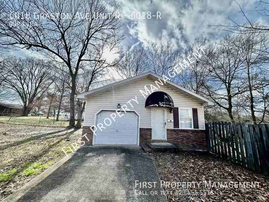 6018 Graston Ave Unit R #6018R - Photo 2 of 12