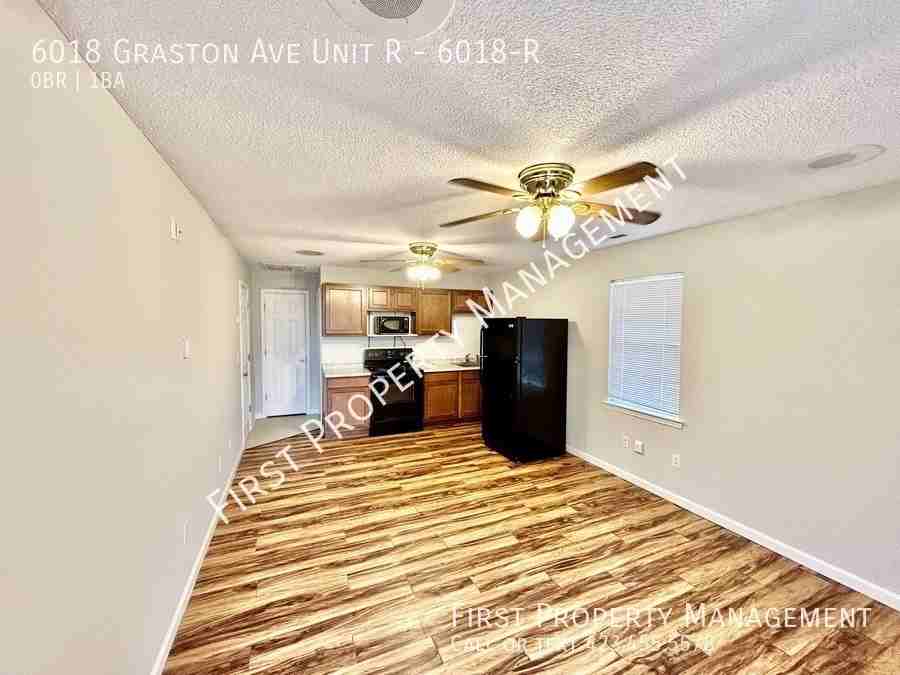 6018 Graston Ave Unit R #6018R - Photo 3 of 12