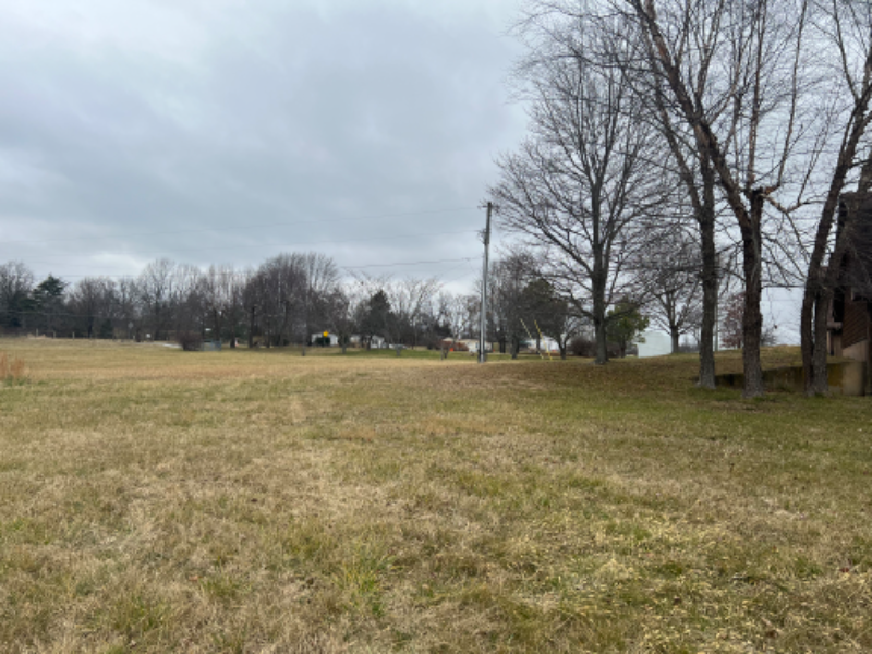 1960 Roundtop Rd - Photo 3 of 24