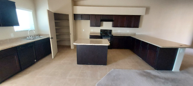 7427 E 39th Pl - Photo 2 of 8