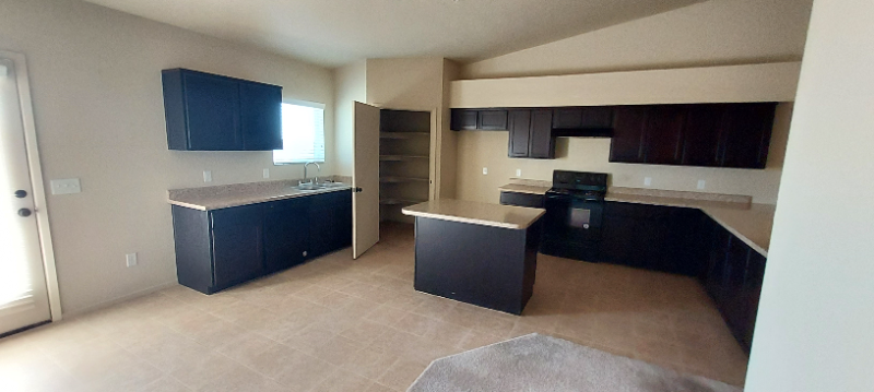 7427 E 39th Pl - Photo 4 of 8