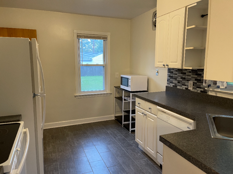 569 Miner Rd - Photo 2 of 16