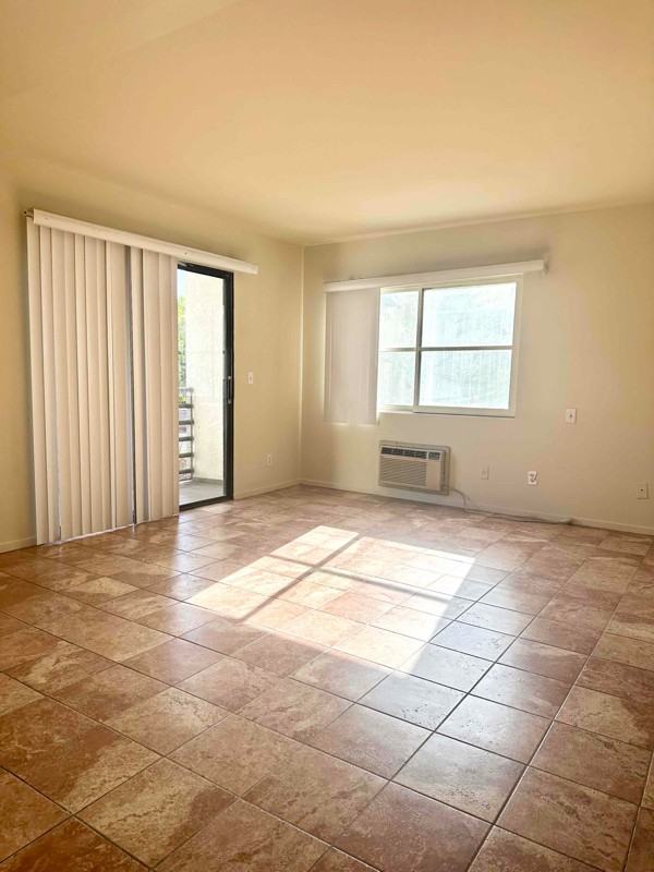 255 Loma Dr #102 - Photo 4 of 7