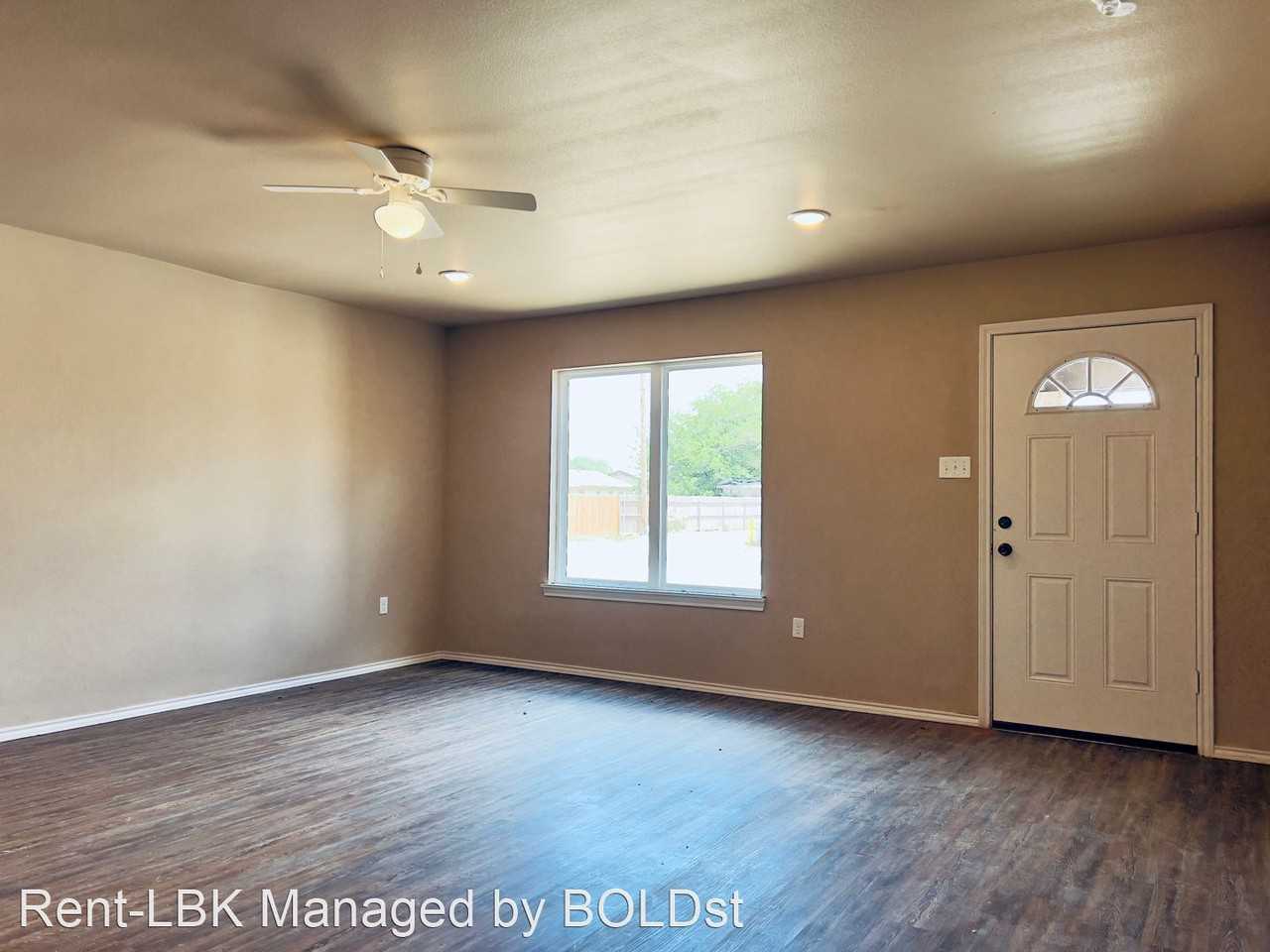 2417 N Avenue N - Photo 2 of 8