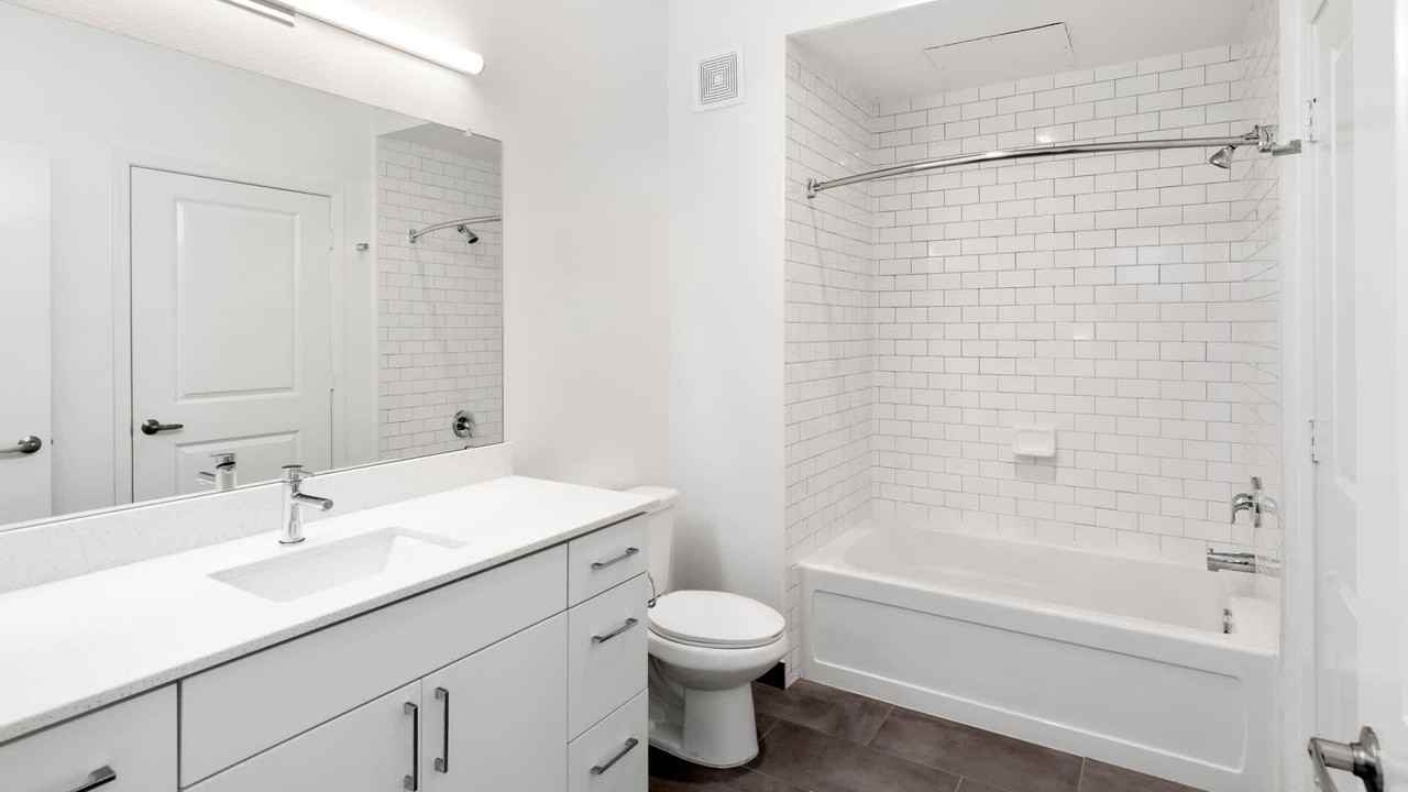 South City Station - Photo 4 of 59