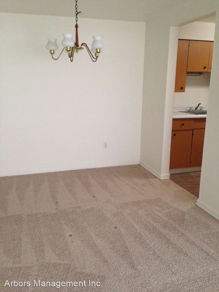 Olympia Park Plaza - Photo 2 of 11