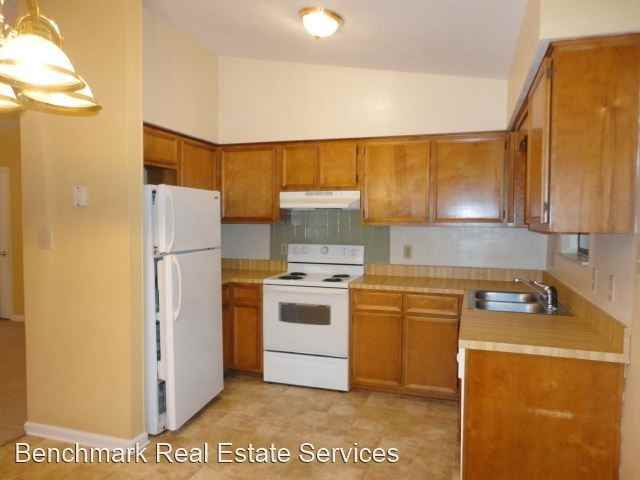 751-753 Livingston Court - Photo 3 of 8