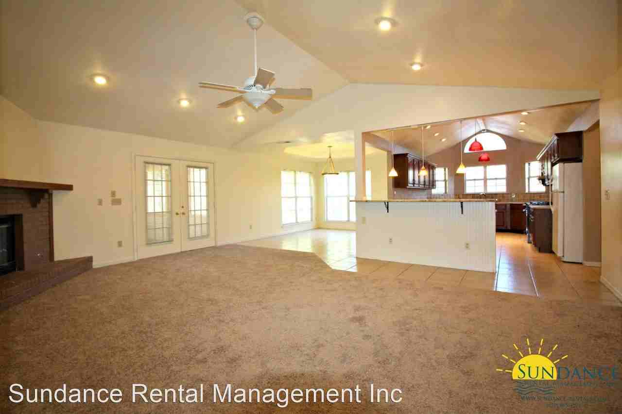 24 Tanglewood Cir - Photo 2 of 15