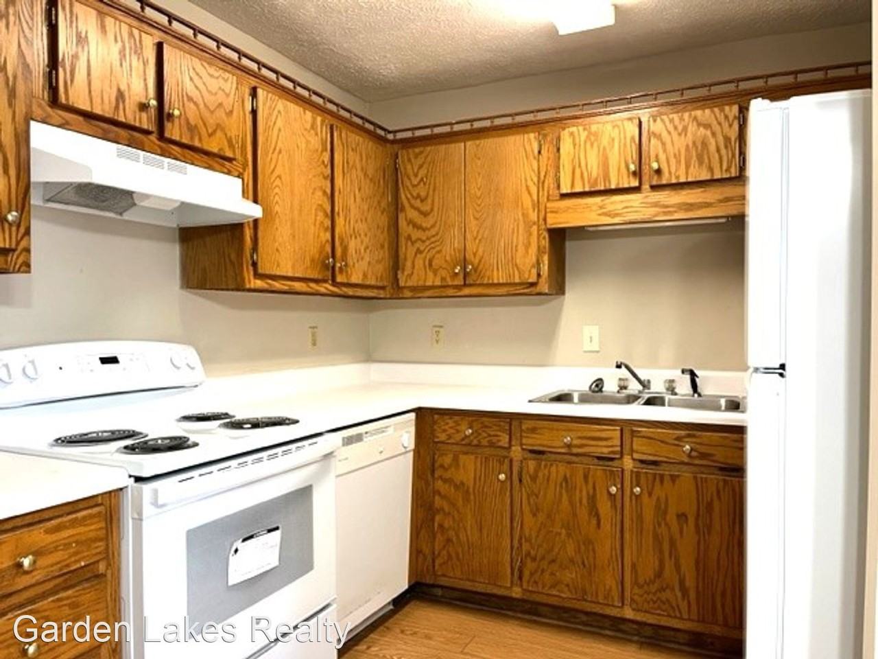 Lakeside Commons at Shoreline - Photo 3 of 7