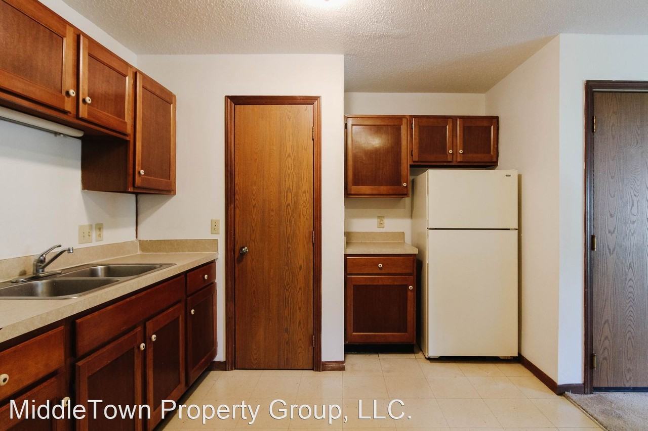 One Oak Place - Photo 3 of 50