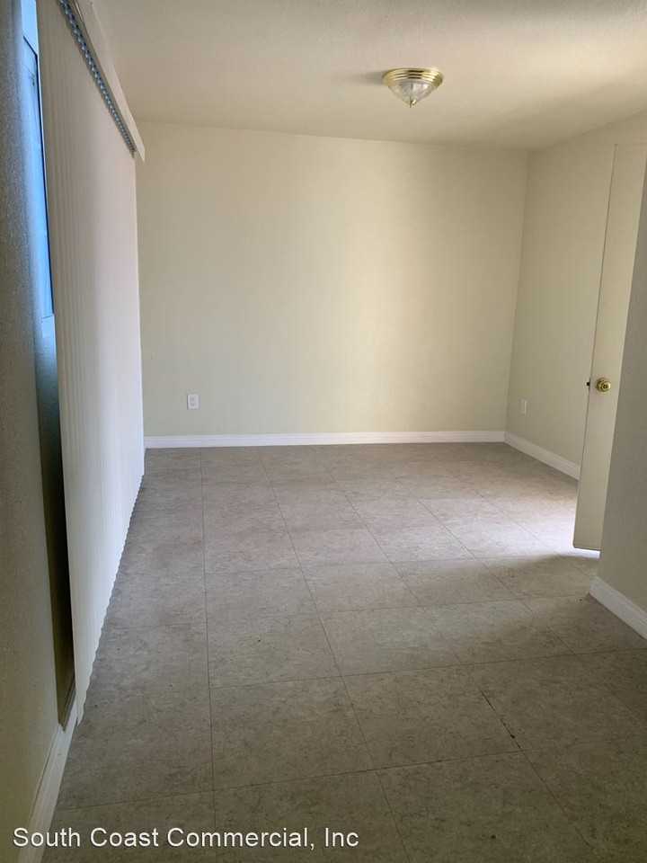 439-445 Blackshaw Lane - Photo 3 of 7