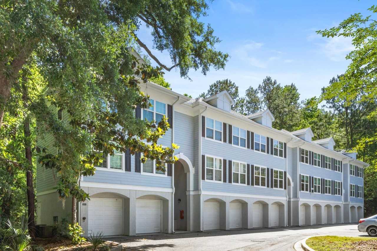 60 Fenwick Hall Allee - Photo 2 of 15