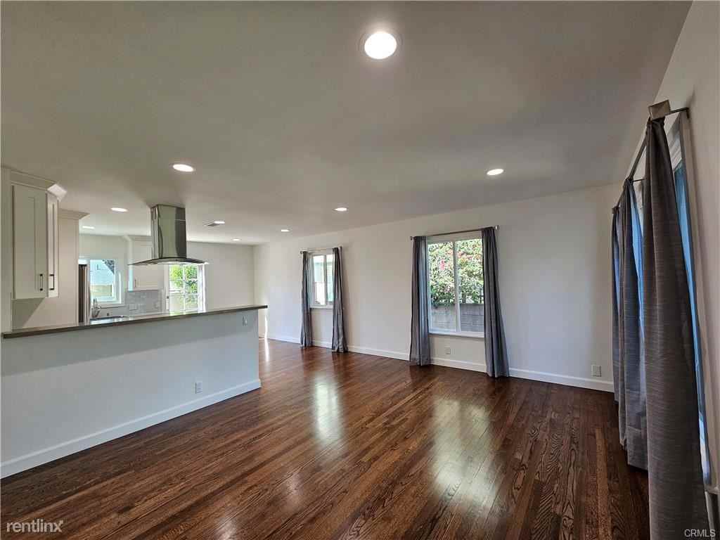 527 N Niagara St - Photo 2 of 21