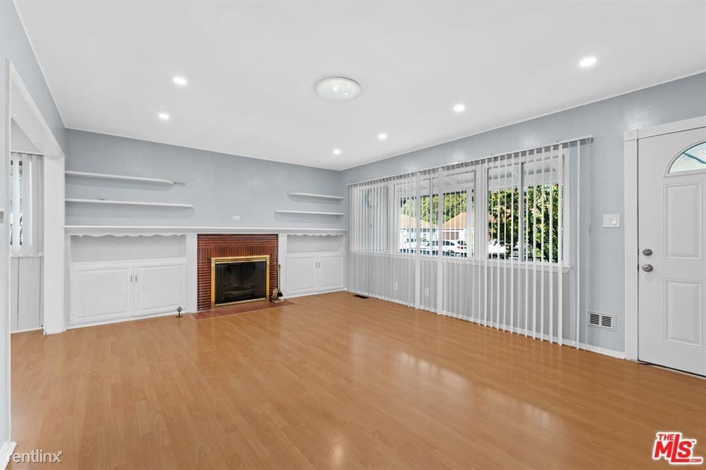 527 Solway St - Photo 2 of 19