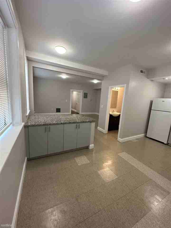 44 Waverly St #4 - Photo 3 of 27