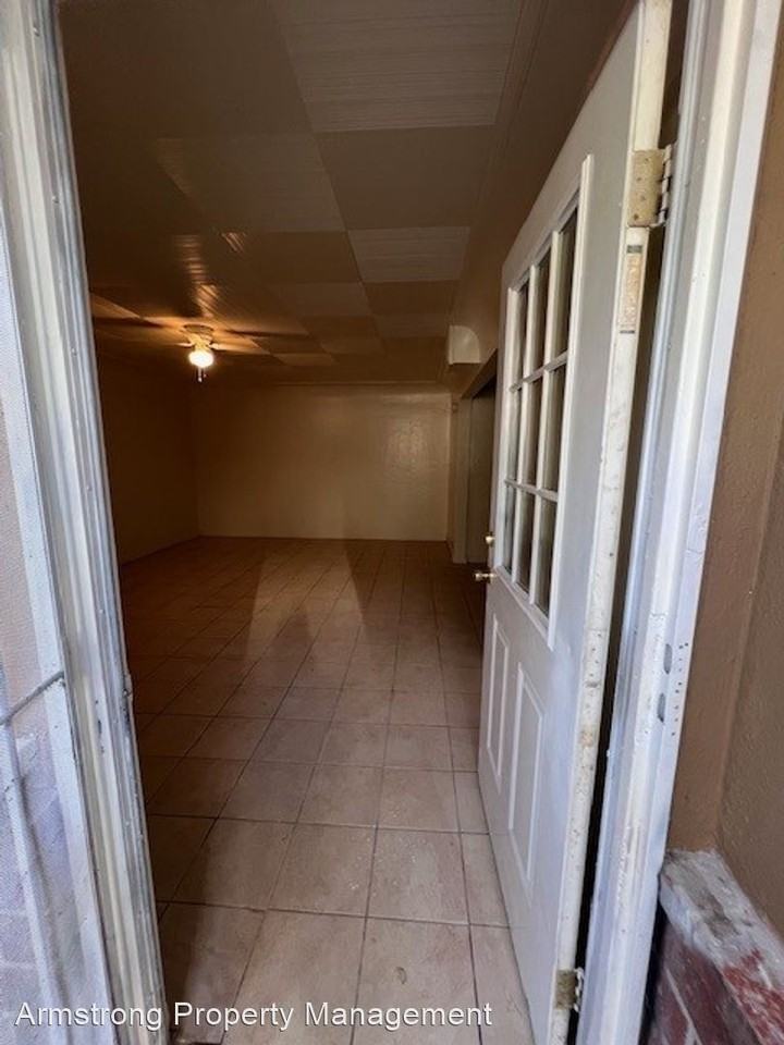 617 & 619 S. Church Street - Photo 2 of 13