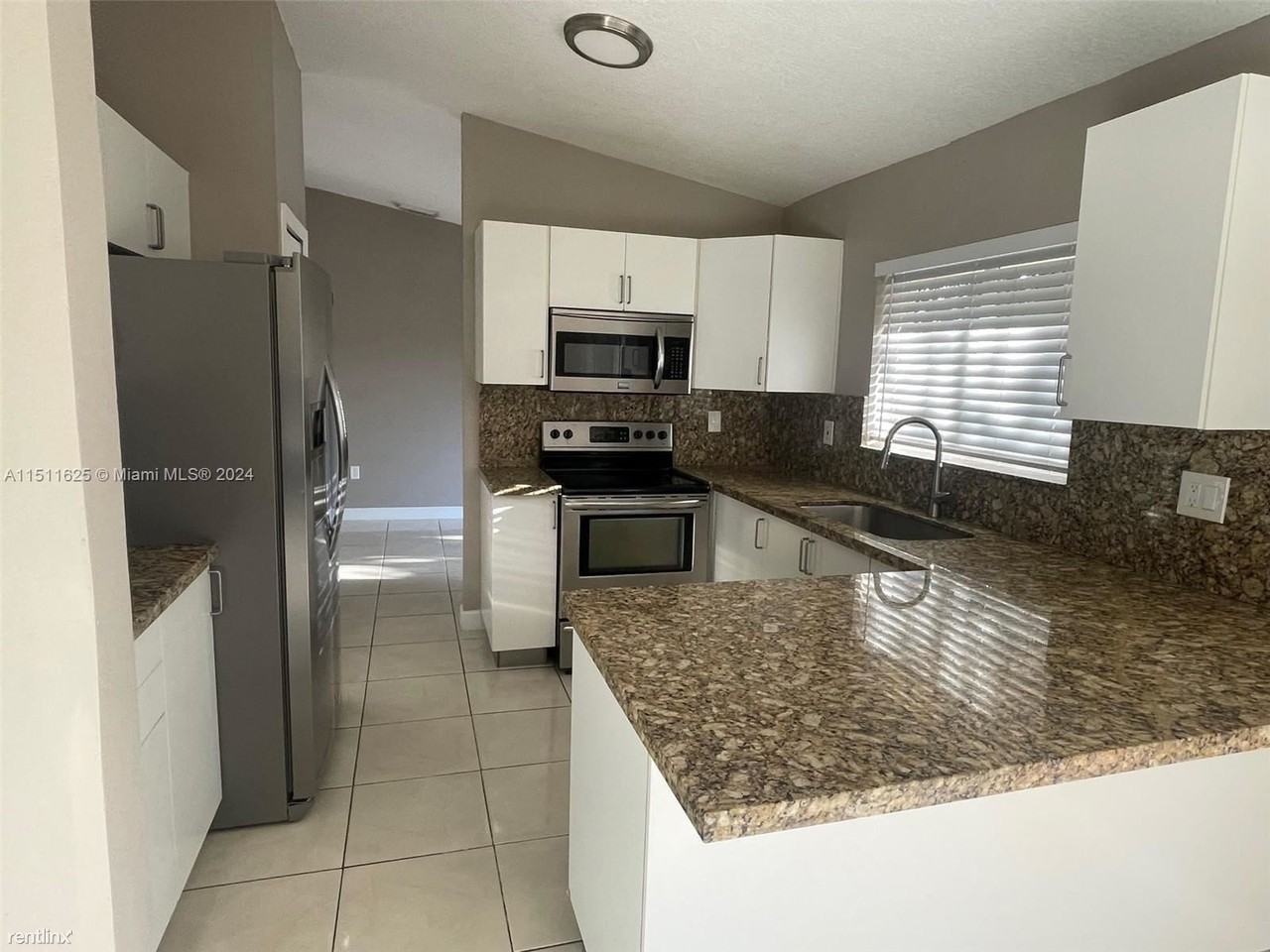 17900 Sw 154th Ct #17900 - Photo 2 of 10