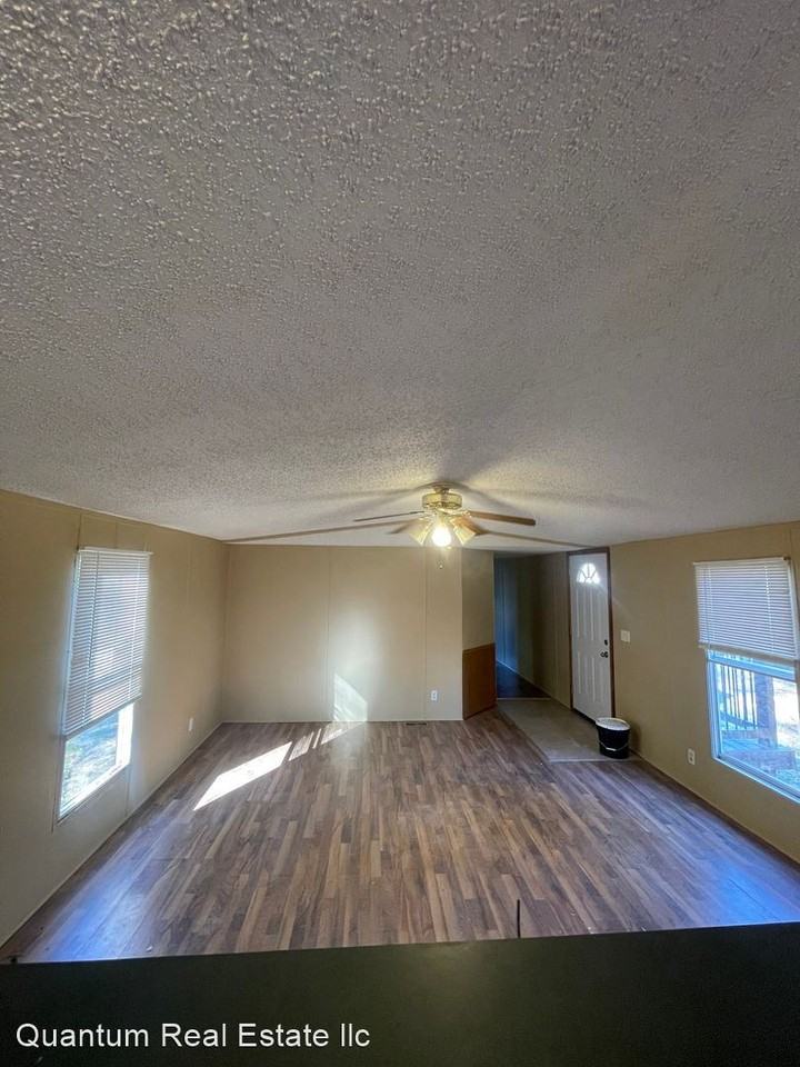 1509 Oak Grove Rd - Photo 3 of 9