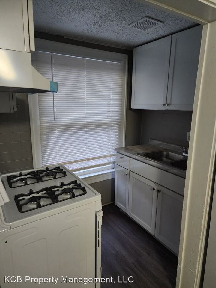 827 01-1/2 High Street - Photo 3 of 9