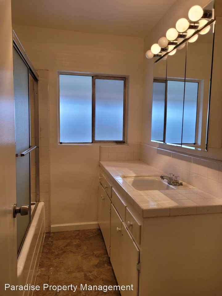 701 Janetwood Dr - Photo 3 of 9