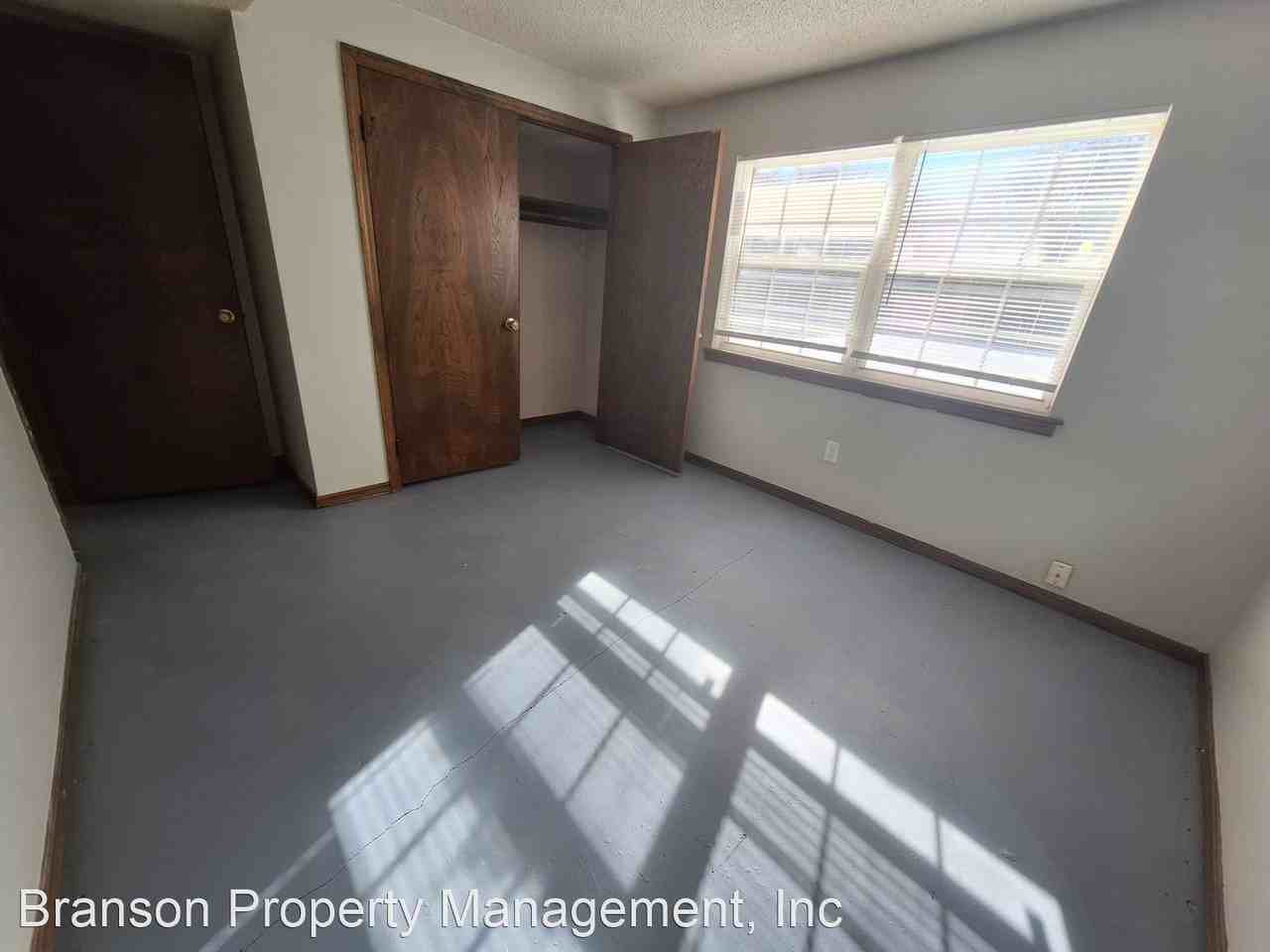 309 E Parklane - Photo 3 of 14