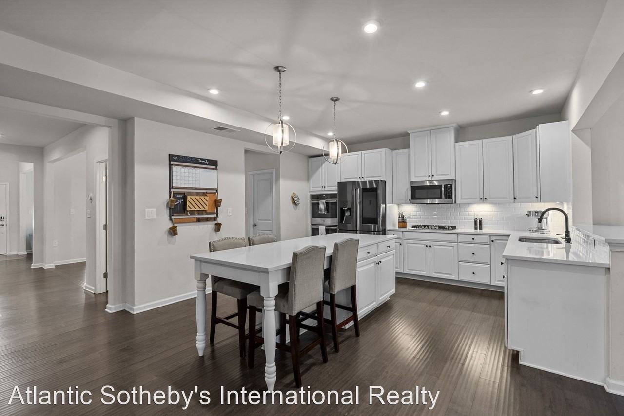 2412 Spellbound Pt - Photo 3 of 45