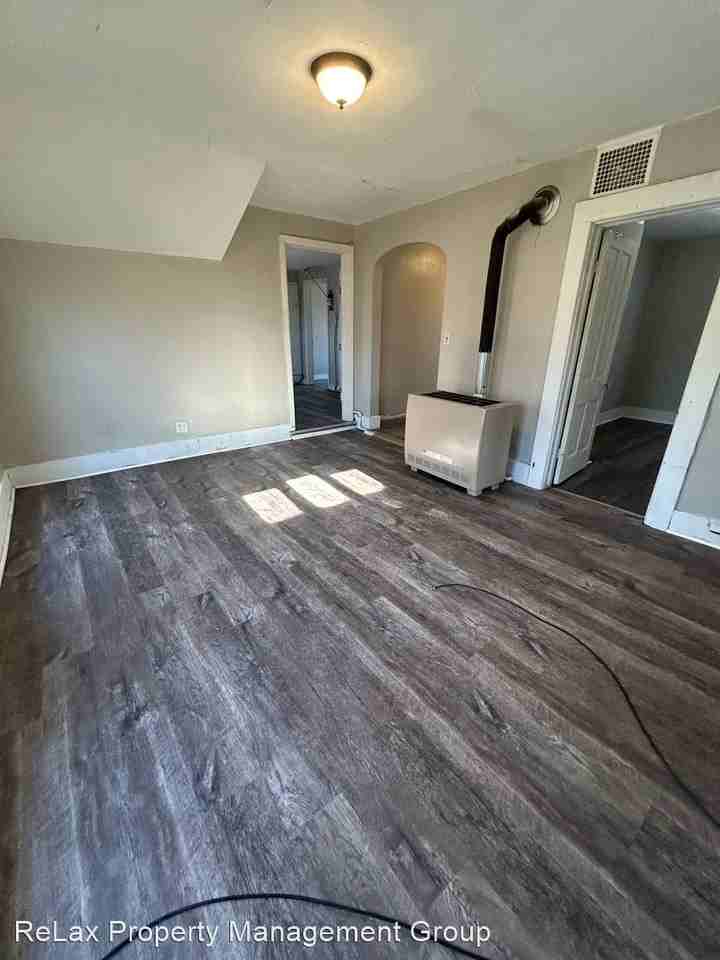 314 Caledonia St - Photo 2 of 6