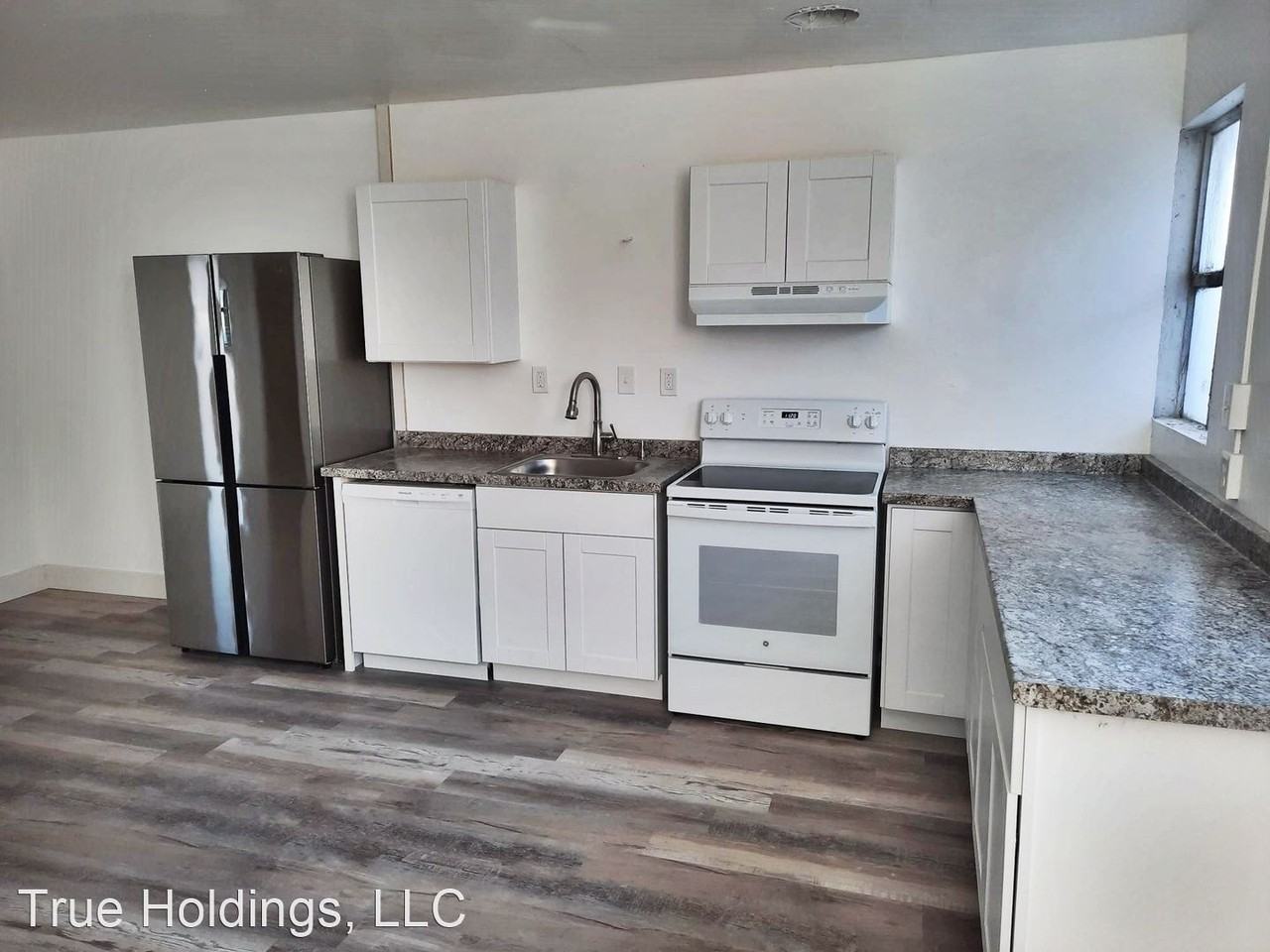 621 SW 3rd St. , Units 1-3 - Photo 2 of 5