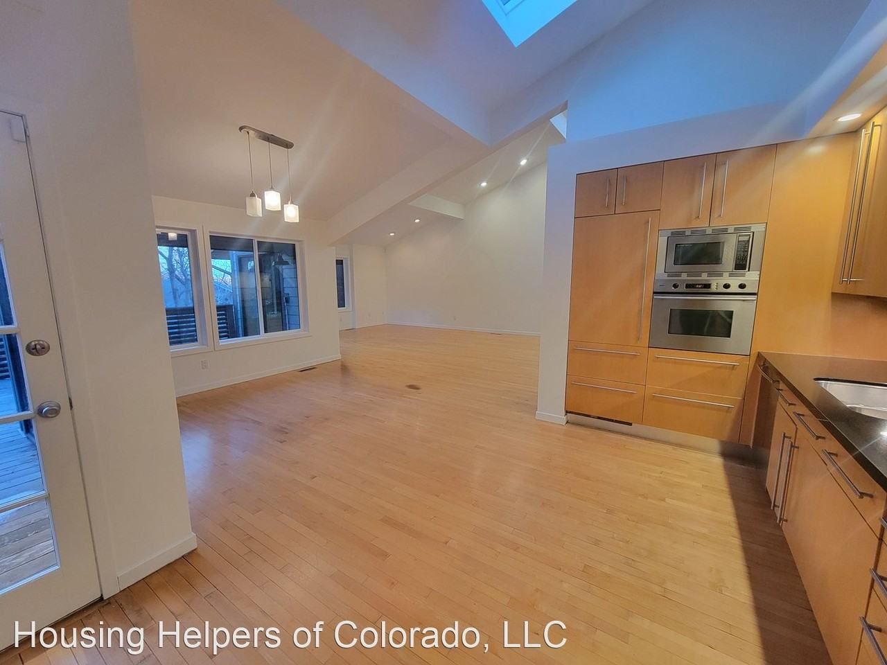 3845 Newport Ln - Photo 3 of 41
