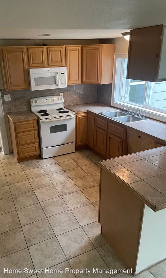 2632 Aberdeen Ave - Photo 2 of 8