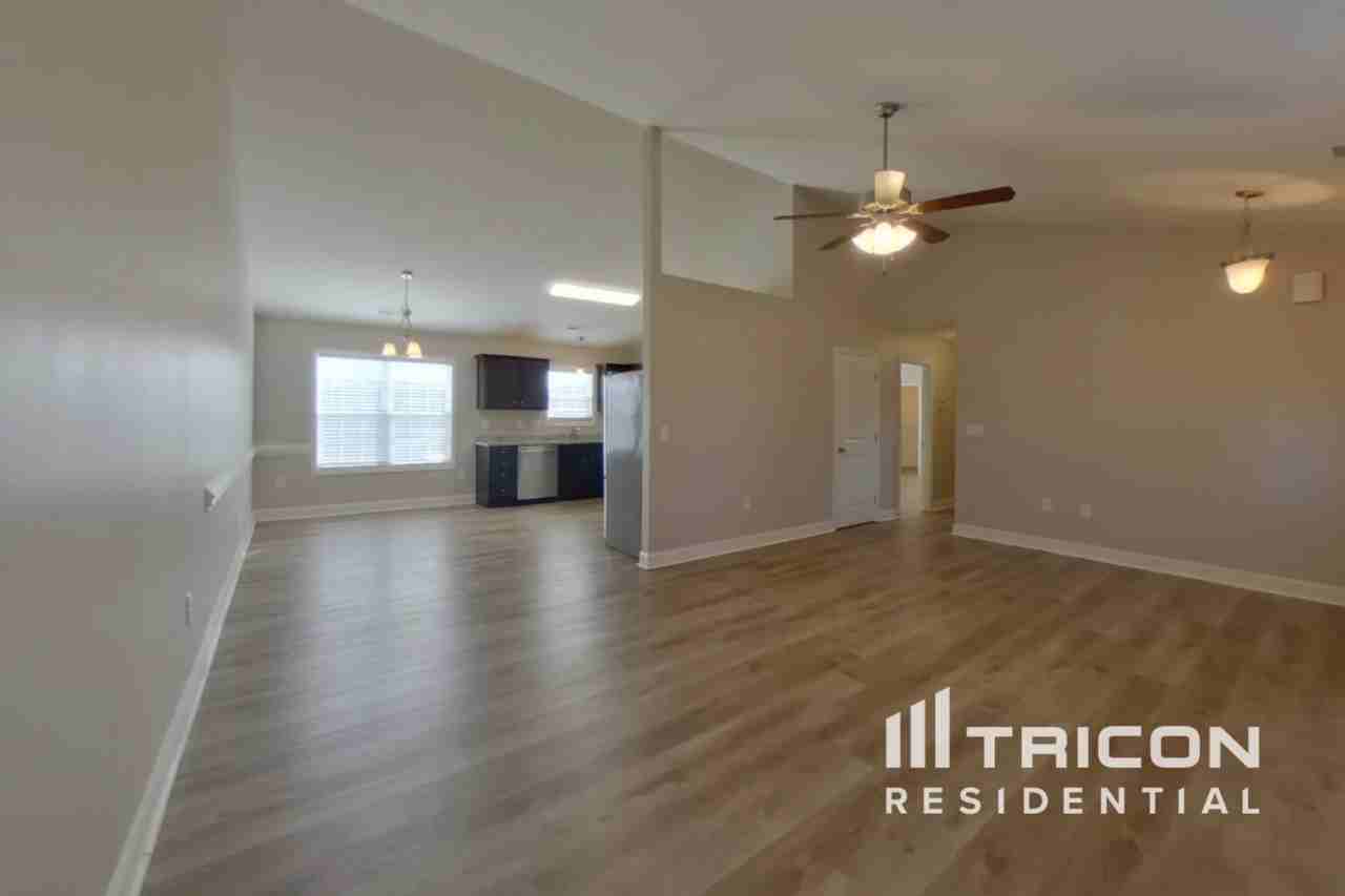 367 Oakleigh Ln - Photo 3 of 39