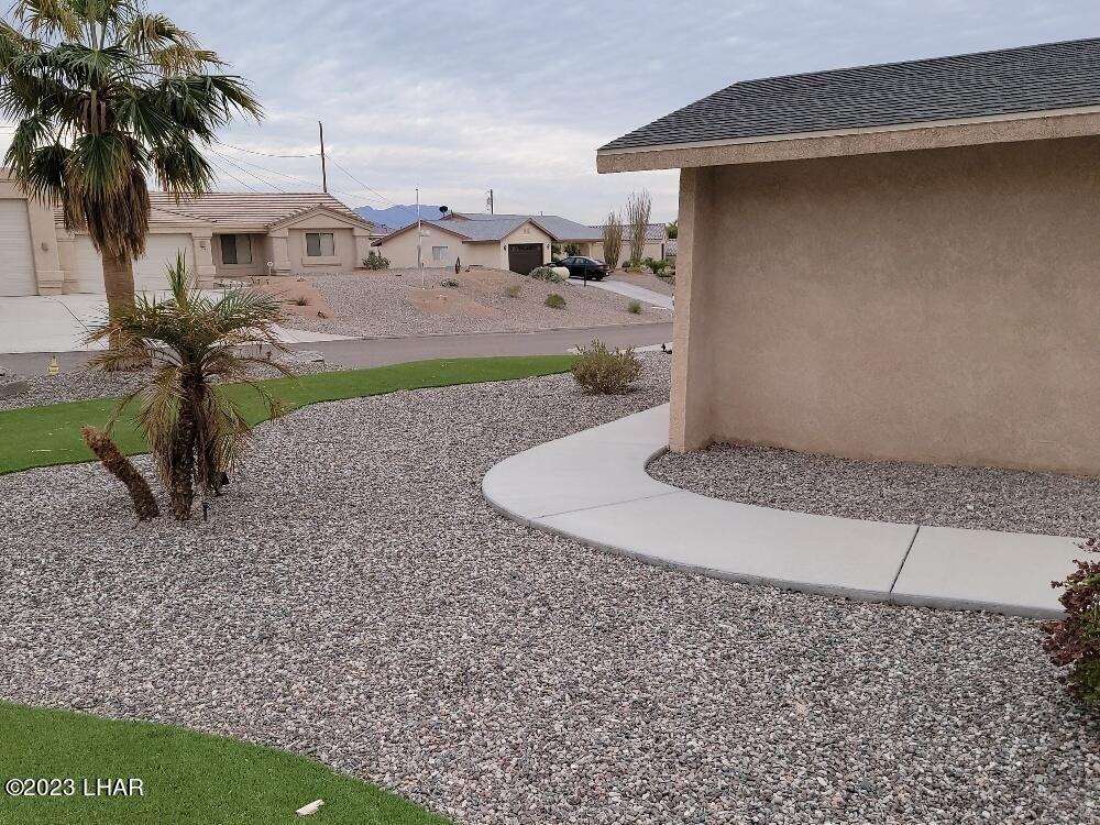 2795 Bamboo Dr - Photo 5 of 46