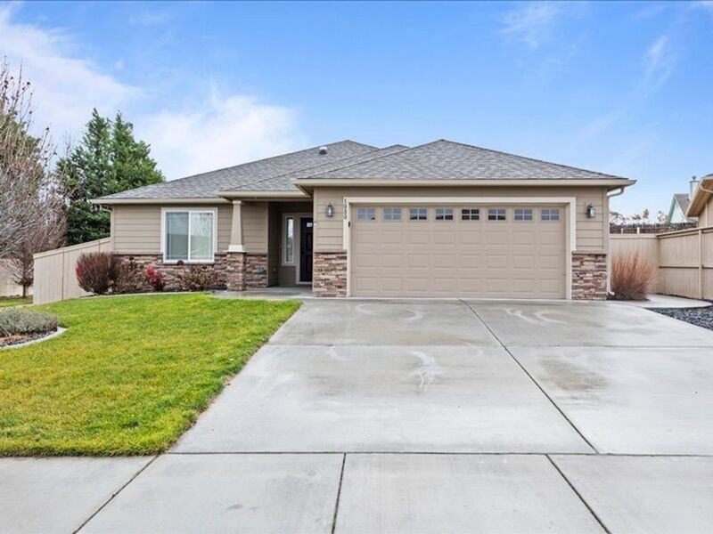 1080 N Montana St - Photo 2 of 21