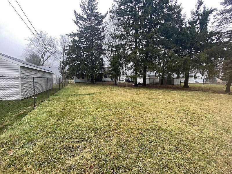 224 Richards Rd - Photo 2 of 13