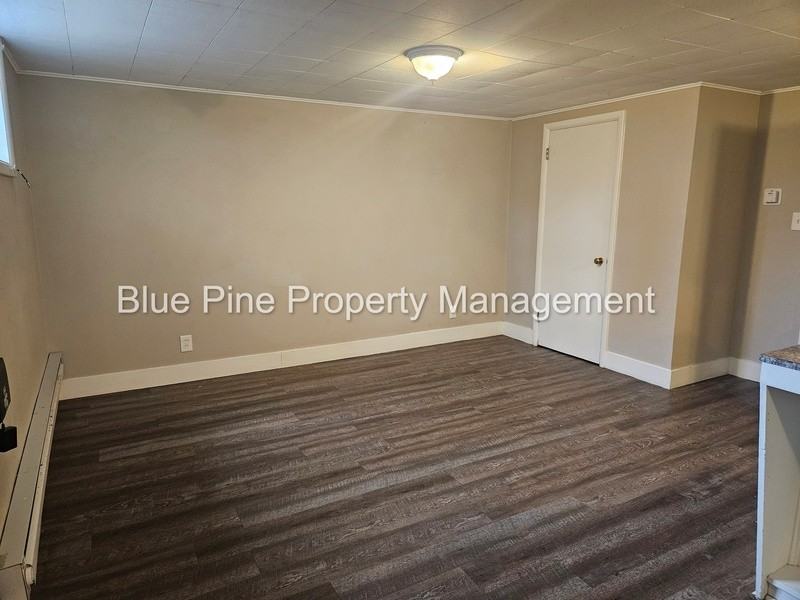 725 Tiger Ave - Photo 2 of 8