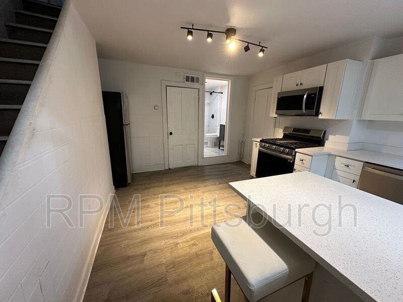 32 Ganster St - Photo 3 of 11